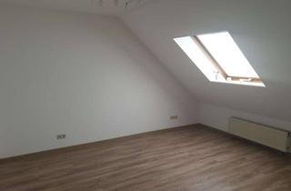 Wohnung mieten in Blumenstraße, 97727 Fuchsstadt, Sanierte DG-Wohnung mit zwei Zimmern und EBK in Fuchsstadt