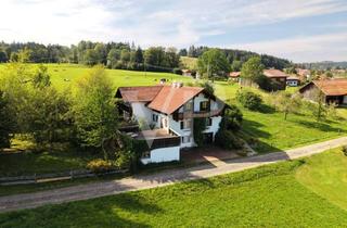 Haus kaufen in 86975 Bernbeuren, Haus mit zwei Wohneinheiten am Fuße des Auerbergs