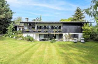 Einfamilienhaus kaufen in 82319 Starnberg, Wellnessoase für die Familie: Freistehendes Haus mit Hallenbad & idyllischer Gartenanlage