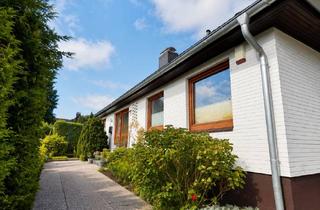 Haus kaufen in Worther Weg 100, 21502 Geesthacht, Freistehender Bungalow auf großzügigem Eckgrundstück – ausgebautes DG & Vollkeller