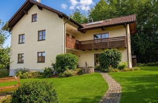 Haus kaufen in 93497 Willmering, Herrlicher Garten und ruhige Lage - Zwei-Familien-Haus bei Cham