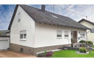 Haus kaufen in 66687 Wadern, Ein-/Zweifamilienhaus mit großem Grundstück