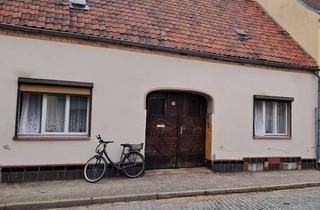 Haus kaufen in 15890 Eisenhüttenstadt, Handwerker ACHTUNG! Altstadthaus mit Potenzial wartet auf Ausbau!