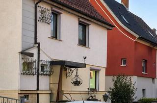 Doppelhaushälfte kaufen in 74081 Sontheim, Doppelhaushälfte mit Garten und Ausbaupotenzial in Heilbronn-Sontheim