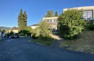 Haus mieten in Martinstr. 33, 53177 Bad Godesberg, Wohlfühlhaus in Bonn-Muffendorf: Umfassend modernisiert. Garten, EBK, Garage, offener Kamin.