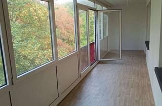 Wohnung mieten in Rossertstraße 5A, 65779 Kelkheim, 3 Zimmer mit Wintergarten – großzügige Wohnung mit neuer Einbauküche
