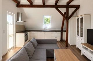 Wohnung mieten in Hasenbürener Deich 15, 28197 Seehausen, Kernsanierte 3-Zimmer-Dachgeschosswohnung mit Garten, Pool & 2 Stellplätzen in Bremen-Hasenbüren