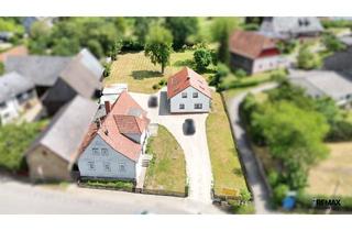 Haus kaufen in 96269 Großheirath, Ein Kaufpreis, zwei Häuser: 2.030 m² Grundstück mit viel Raum für eigene Ideen.
