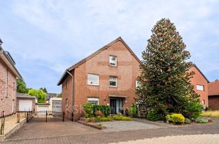 Wohnung kaufen in 50126 Bergheim, Attraktive Eigentumswohnung mit ausgebautem Dachgeschoss, großem Garten und Pool in Paffendorf!