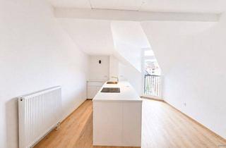 Wohnung mieten in 66121 Saarbrücken, Neu renoviertes Dachgeschoss 3ZKB mit neuer Einbauküche in SB - CITY