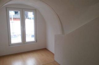 Wohnung kaufen in 63065 Offenbach, Provisionsfrei _ 2 - Zi - Maisonette-Wohnung im Herzen von Offenbach