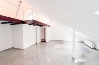 Wohnung kaufen in 45128 Südviertel, Lichtdurchflutete Dachgeschosswohnung mit Galerie in Essen-Stadtgarten