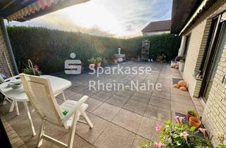 Einfamilienhaus kaufen in 55566 Bad Sobernheim, Viel Platz zum Leben – Großzügiges Einfamilienhaus mit Einliegerwohnung und schöner Terrasse
