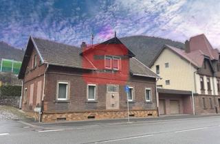 Einfamilienhaus kaufen in 67466 Lambrecht, Großzügiges Einfamilienhaus - freistehend mit Garten und zwei Doppelgaragen