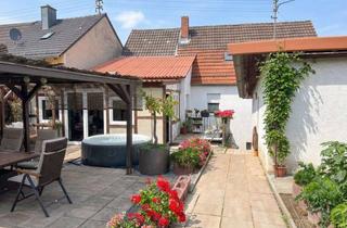 Einfamilienhaus kaufen in 74909 Meckesheim, Familienidylle in ruhiger Lage: Einfamilienhaus mit Einliegerwohnung