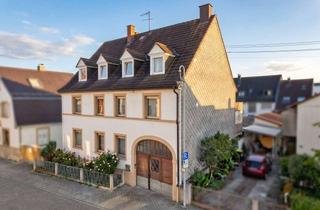Mehrfamilienhaus kaufen in 76149 Neureut, Mehrfamilienhaus mit Potenzial in Neureut – Sanierungsobjekt für Kapitalanleger und Eigennutzer