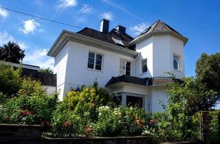 Villa kaufen in 56077 Ehrenbreitstein, Charmante Villa auf großzügigem, teilbarem Grundstück, alter Baumbestand und unverbaubarer Höhenlage