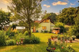 Haus kaufen in 01454 Radeberg, Idyllisches Häuschen mit großem Baugrundstück als attraktive Kapitalanlage!