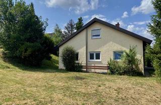 Haus kaufen in 75365 Calw, Charmante Liegenschaft auf einem weitläufigen, sonnigen Grundstück in sehr guter, ruhiger Wohnlage.