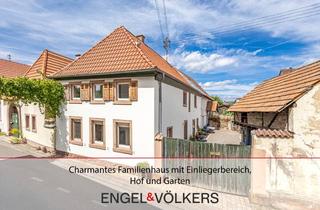 Haus kaufen in 76835 Hainfeld, Charmantes Familienhaus mit Einliegerbereich, Hof und Garten