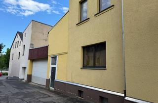 Mehrfamilienhaus kaufen in 08112 Wilkau-Haßlau, Mehrfamilienhaus mit großen Garagen in Wilkau-Haßlau