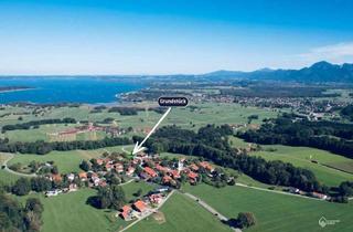 Grundstück zu kaufen in 83233 Bernau, Provisionsfrei ! Grundstück mit traumhafter Aussicht auf den Chiemsee