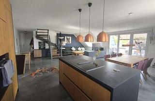 Wohnung kaufen in Lindenstraße 11, 73333 Gingen, Neuwertige 4,5 Zimmer Maisonette-Wohnung mit TG-Stellpl. und Albtrauf-Blick