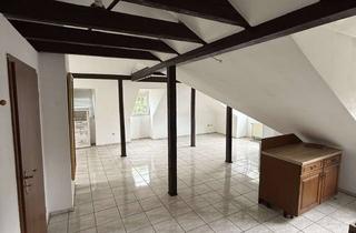 Lofts mieten in Gelsenkirchenerstraße 247, 45327 Katernberg, Charmante Loft-Dachgeschosswohnung mit Sichtbalken und Grünblick in Essen