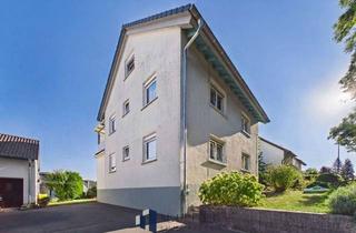 Haus kaufen in 74343 Sachsenheim, Wohnglück: Charmantes Zweifamilienhaus mit vielseitigem Raumangebot in Großsachsenheim