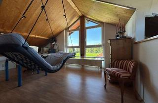 Haus kaufen in 94099 Ruhstorf, Ein- bis Zweifamilienhaus mit zwei großzügigen Wohneinheiten, Dachterrasse, Garagen und Freiflächen