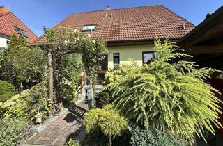Einfamilienhaus kaufen in 08062 Zwickau, Vielseitig nutzbares EFH mit Einliegerwohnung, großer Garten, überdachter Pool, Doppelcarport