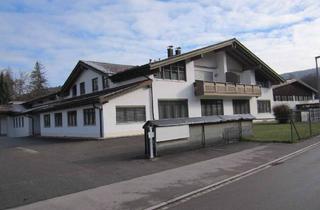 Gewerbeimmobilie kaufen in 83313 Siegsdorf, Siegsdorf - GEWERBE IMMOBILIE mit Wohnungen ZU VERKAUFEN!
