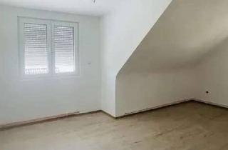Wohnung kaufen in 65462 Ginsheim-Gustavsburg, Helle sanierte 3 Zimmer Dachgeschosswohnung mit Gartenanteil in Ginsheim Gustavsburg
