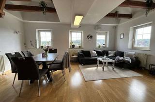 Wohnung kaufen in 91575 Windsbach, Charmante Maisonette Wohnung in historischem Ambiente mit Balkon und Stellplatz im Carport