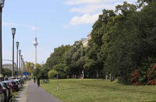 Wohnung kaufen in Karl-Marx-Allee, 10243 Friedrichshain, Im Prachtboulevard - Bezugsfreie 2-Zimmer Wohnung im Denkmalensemble in der Karl-Marx-Allee