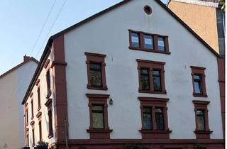 Wohnung kaufen in 66117 Saarbrücken, Gepflegte Dachgeschosswohnung mit kleiner Terrasse in Saarbrücken - Metzerstrasse