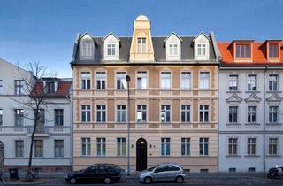 Wohnung kaufen in Großbeerenstraße 58, 14482 Babelsberg Süd, *Bezugsfrei* - 3-Zimmer-Eigentumswohnung mit Balkon in einem sanierten Altbau in Potsdam-Babelsberg