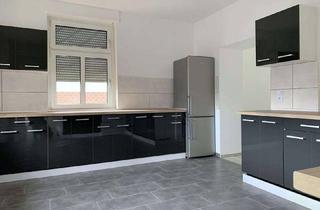 Wohnung mieten in Bahnhofstrasse, 61250 Usingen, Großzügige 2-Zimmer-Wohnung mit eigener Terrasse & Garten - Einbauküche - zentral in Usingen