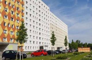 Wohnung mieten in Ratzener Straße 54, 02977 Hoyerswerda, 2-Raum-Wohnung mit Dusche und 2 Balkonen in der Aufzugsetage