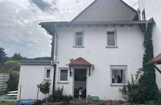 Wohnung mieten in Hönninger Straße 15, 53547 Hausen, Viel Platz für Ihre Ideen: 4-Zimmer-Wohnung in Hausen (Wied)