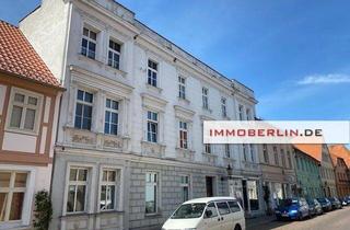 Immobilie kaufen in 39539 Havelberg, IMMOBERLIN.DE - 11 fach! Klassisches Wohn- & Geschäftshaus in exzellenter Lage