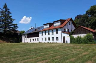 Haus kaufen in 87727 Babenhausen, Großes Wohnhaus mit 3 Wohnungen inkl. 4 Garagen
