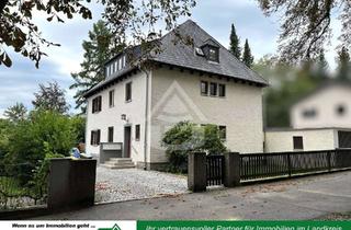Haus kaufen in 95615 Marktredwitz, Zentral gelegen, vielseitig nutzbar - Dreifamilienhaus mit schönem Garten