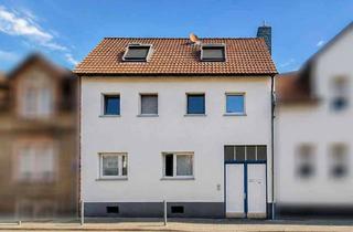 Einfamilienhaus kaufen in Zeil, 65931 Zeilsheim, Jetzt zugreifen: Gepflegtes Zweifamilienhaus samt Garten in urbaner Lage in FFM-Zeilsheim