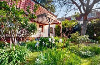 Einfamilienhaus kaufen in 12309 Lichtenrade, Viel Platz für Familie & Leben: Großes Einfamilienhaus mit Terrassen und Garten
