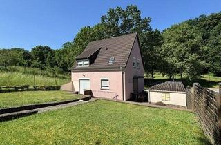Einfamilienhaus kaufen in 66386 St. Ingbert, Freistehendes Einfamilienhaus mit Garten und Garage in St. Ingbert