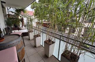 Wohnung kaufen in 70567 Stuttgart, Stuttgart - Altersgerechter Wohnkomfort in bester Lage - 2,5 Zimmer, Aufzug, TG, edle Ausstattung & Garten