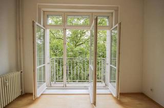 Wohnung kaufen in Strausberger Platz, 10243 Friedrichshain, Bezugsfreie stilvolle 2-Zimmer-Wohnung im Denkmalensemble Strausberger Platz