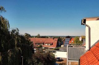 Wohnung kaufen in 91083 Baiersdorf, 3 Zimmer-Dachgeschosswohnung in Baiersdorf - Stellplatz, Balkon, Dachboden und Renditechance