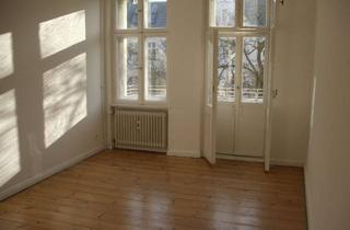 Wohnung kaufen in Kaiserstraße 142, 12105 Mariendorf, Kapitalanlage, vermietete, charmante Altbauwohnung